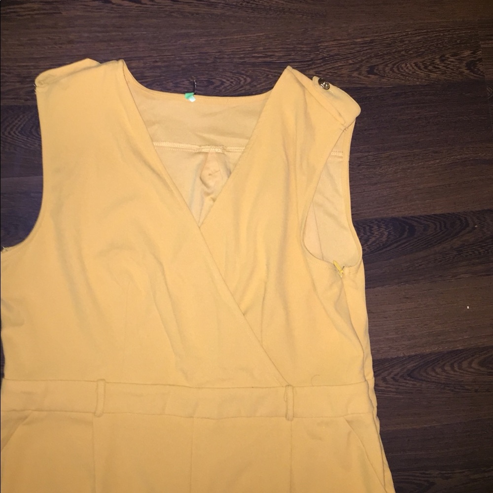 Mustard romper size 1xl - Picture 2 of 4